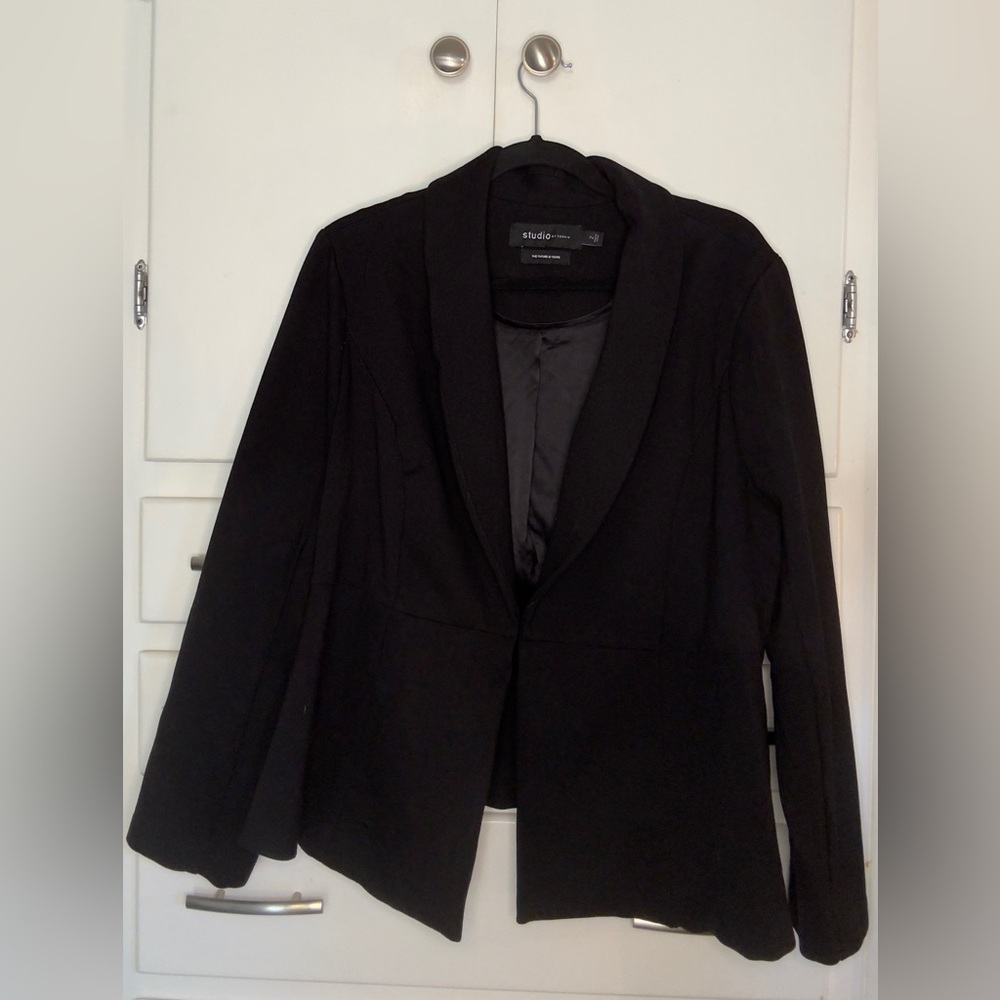 Studio by Torrid Peplum Blazer, One Hook Closure NWOT Flattering & High Quality